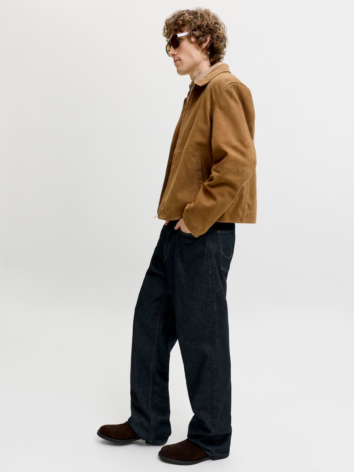 model_shot-creative
